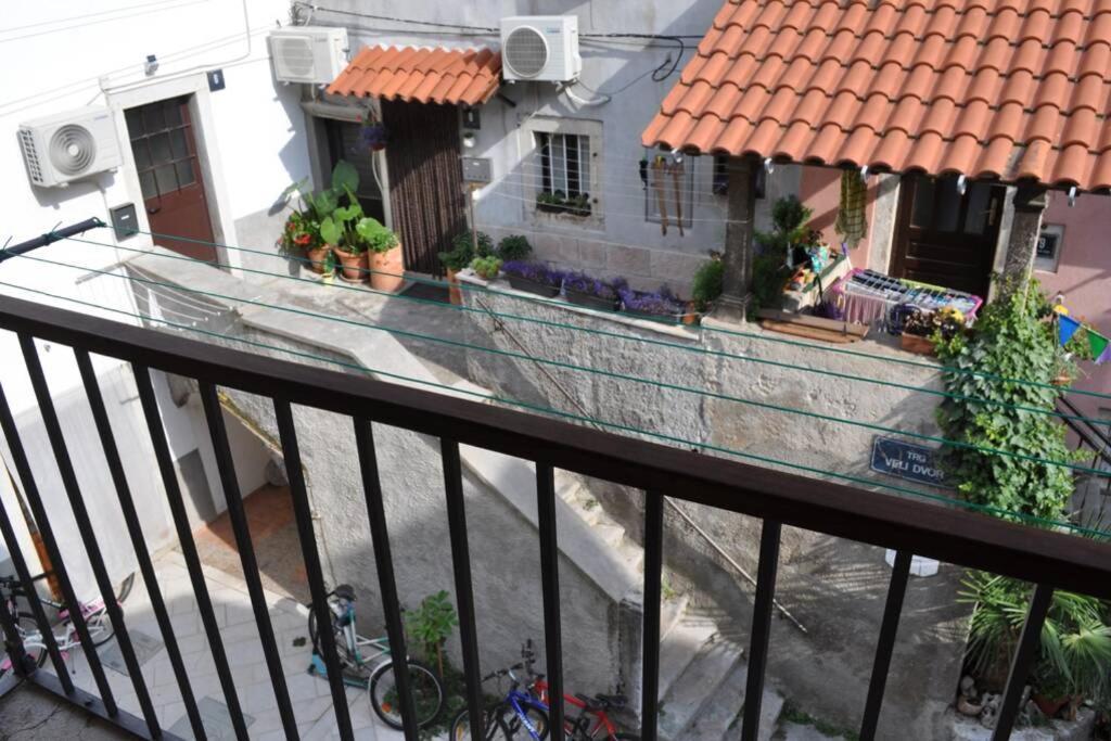 Apartment Veli Dvor Cres Extérieur photo