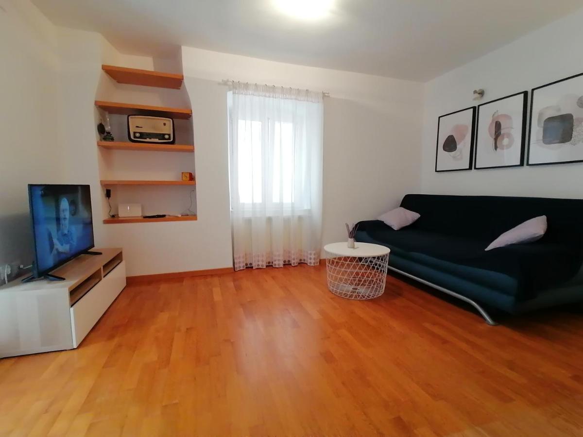 Apartment Veli Dvor Cres Extérieur photo