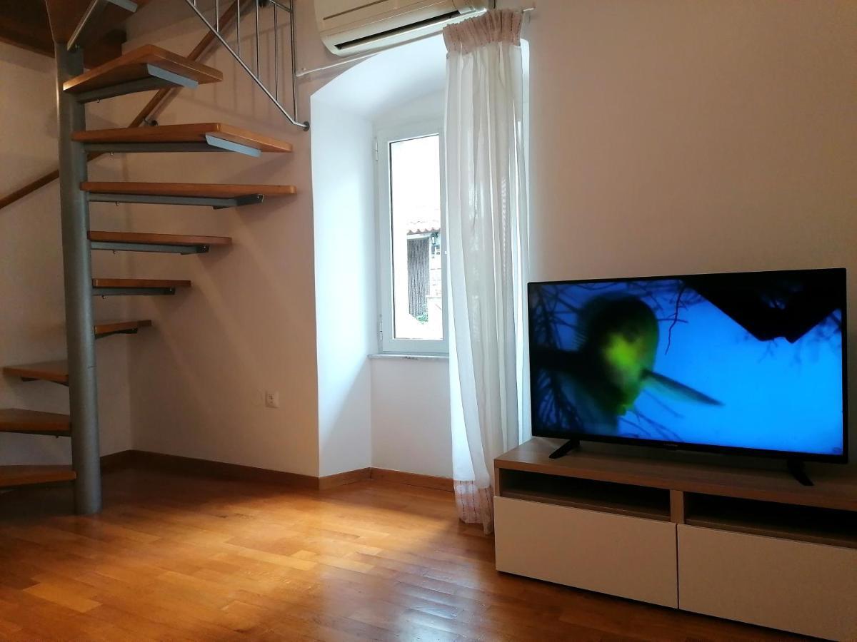 Apartment Veli Dvor Cres Extérieur photo